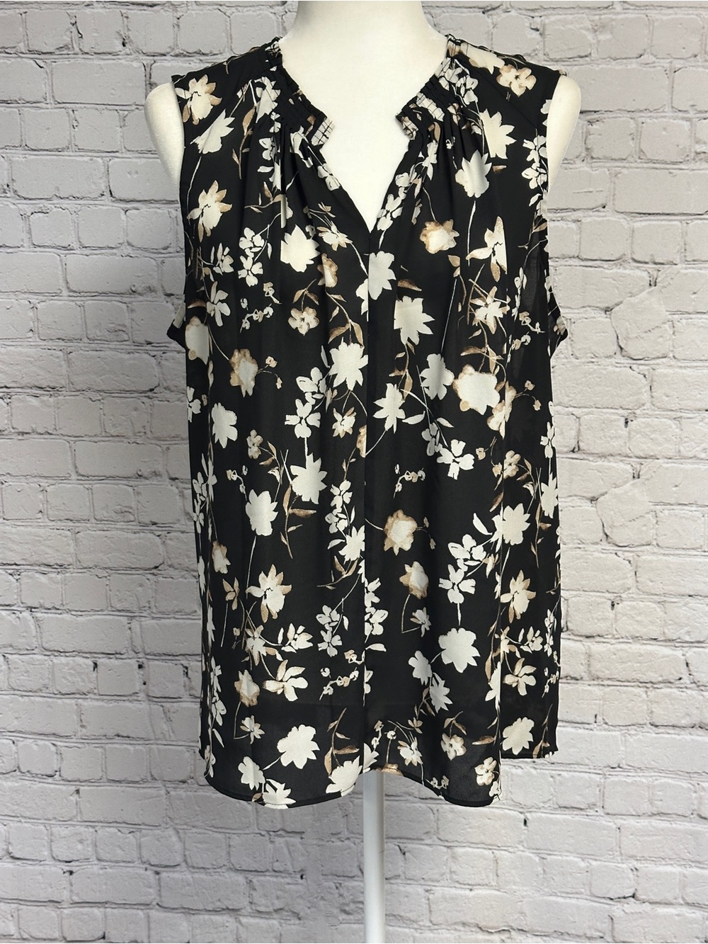 Simply Vera Vera Wang Black Ivory Floral Sleeveless Split-Neck Blouse Size XL